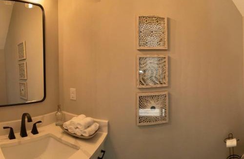 Gainesville House | Charming Gainesville Townhome 3