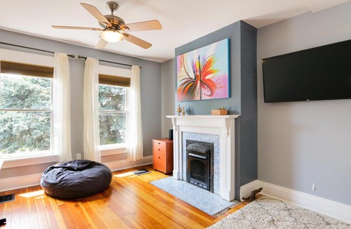 Weinland Park House | Charming Home with Garage, Hot Tub & Garden! Near OSU & Short North
