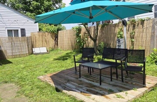 Columbus House | Charming house & great location