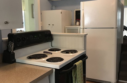 Lakeside House | Charming Lakeside OH Cottage with Lake Views, steps to Park & Shopping