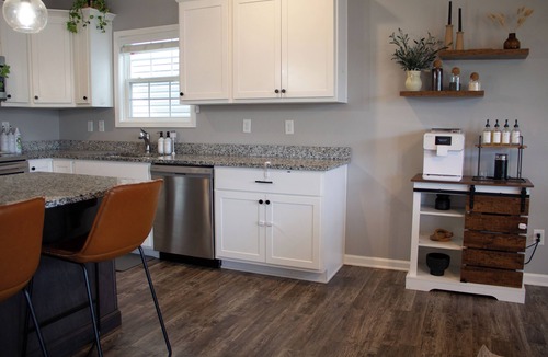 Lexington House | Charming, Large Home with Full Basement Retreat – Perfect for Families or Groups