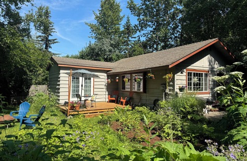 North Star House | Charming little home near downtown Anchorage