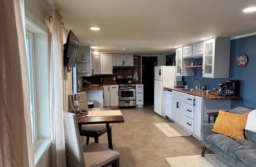 Wrangell Apartment | Charming Oceanview Apartment-Private Entrance & Deck