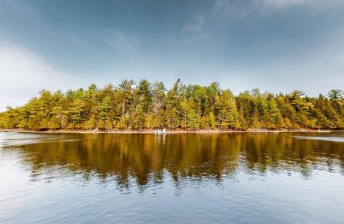 Rockwood House | Charming riverfront home with mountain views & private dock