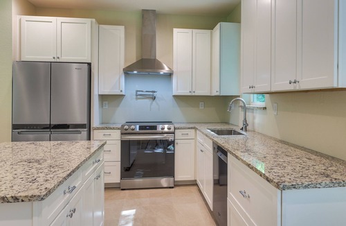 Seven Coves House | Charming Willis Hideaway < 1 Mi to Lake Conroe!