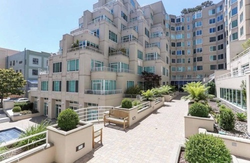 North Beach Apartment | Chic 1-bedroom with fitness room, suna and WiFi in brilliant San Francisco