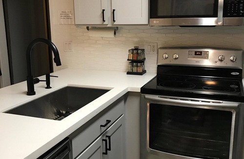 Mammoth Lakes Condo | Chic, Chamonix Chalet walk to Canyon Lodge -Legal Rental