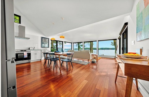 West Bath House | Chic Waterfront Bungalow with gourmet kitchen