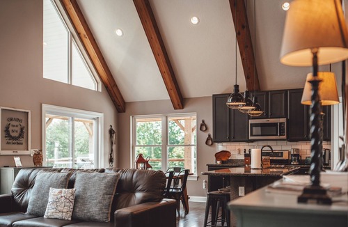 Rockbridge Cabin | Chieftain Meadows 20+ private acres, Hot Tub, Trails, FirePit, Wifi, Game Room