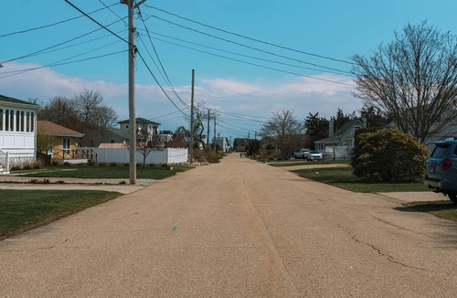 Misquamicut Cottage | Chip's Haven at Misquamicut Beach, family-friendly cottage a block from the sand