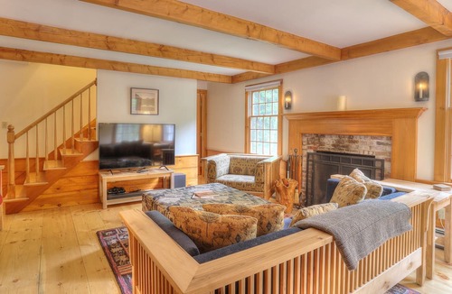 Rangeley Cabin | Cinnamon Bear House - Perfectly updated and furnished cottage on the shores of Loon Lake