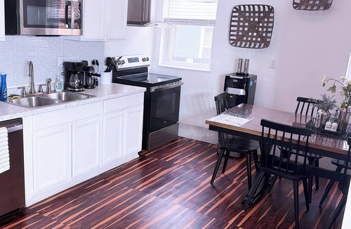 Pendleton Apartment | City Luxury @ Smart Pricing + Parking + Family-Friendly