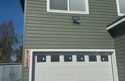 Sand Lake Apartment | City Retreat, 2 bdrm near Airport