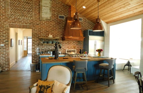 Round Top House | Classy Cattle Farm Experience-Wine and Bovine