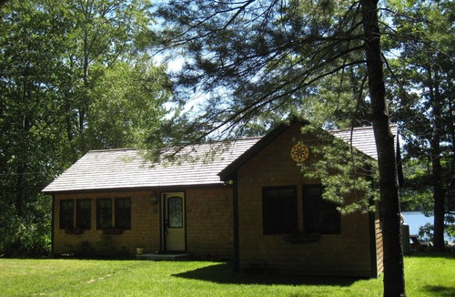 Newcastle Cottage | Classy Cedar Shake on Damariscotta Lake Charm w/Amenities Boats BEST Sr. choice!