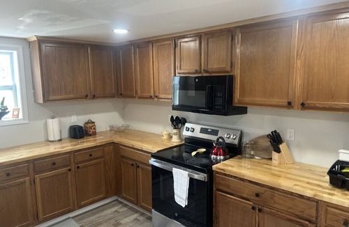 Kennebec House | Clean Renovated 4BR Home for Work Stays | Central Maine