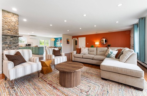 Lamoine House | Close to Acadia NP/Bar Harbor! Hot Tub-Sauna-Gameroom-Fire Pit-Pet Friendly!