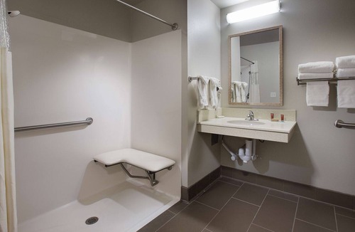 Pullman Hotel | Coast Hilltop Inn