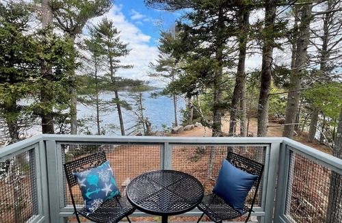 Georgetown Cottage | Coastal cottage on Robinhood Cove-Peaceful waterfront retreat