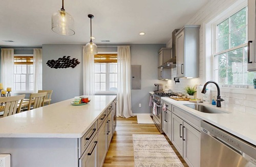 Cedar Neck House | Coastal Cottage, screened porch, outdoor shower, fireplace, gas grill, close to beach