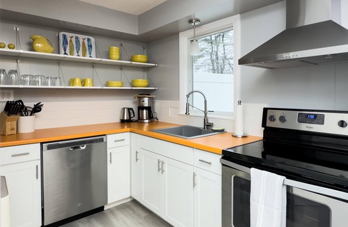 Freeport House | Coastal Freeport Flat - Now small Dog Friendly and just 5 minutes from town!