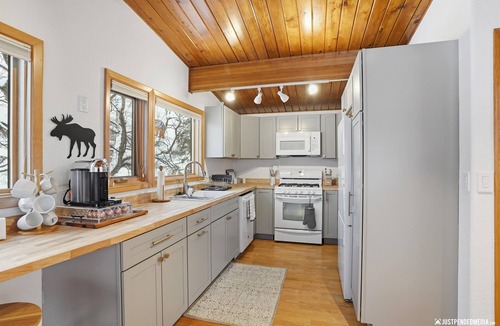 South Addition House | Coastal Trail Retreat Near Downtown & Medical Centers