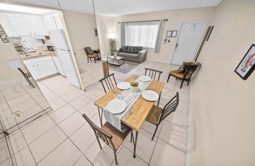 Lighthouse Point Apartment | Coco Palms Apartments By Lowkl