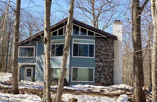 Birch Hill House | Comfortable and contemporary 3 Bed, 2 bath home in a great location.