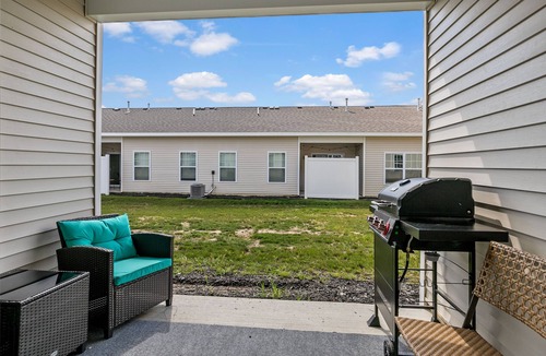 Grandville Condo | Comfy Modern-style condo in Wyoming and Michigan. Awesome location.