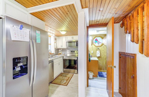 Newland House | Community Perks! 'Mtn Serenity Retreat' in Newland