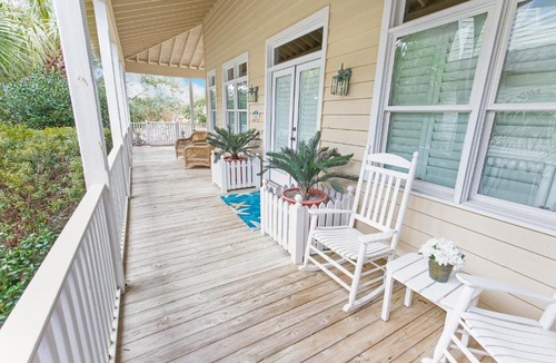 Litchfield by the Sea House | Compass Point 82 3BR 3 BA House w Kitchen
