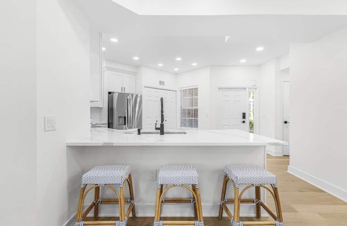 Fort Myers Condo | Completely Remodeled-Fully Furnished Modern 2BR/2BTH-Country Club Membership