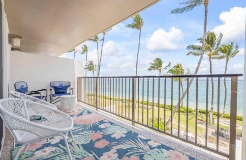Punaluu House | Condo on Beach with AC