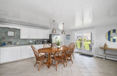 Point Judith House | Cool Breezes,Ocean Views…Small and Large Groups Alike