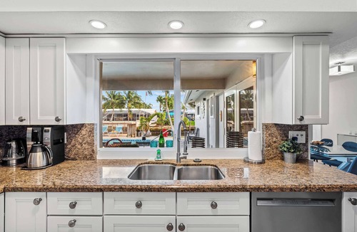 Coral Ridge Isles Villa | Coral Ridge Isles Beauty - Waterfront Pool Villa, BBQ