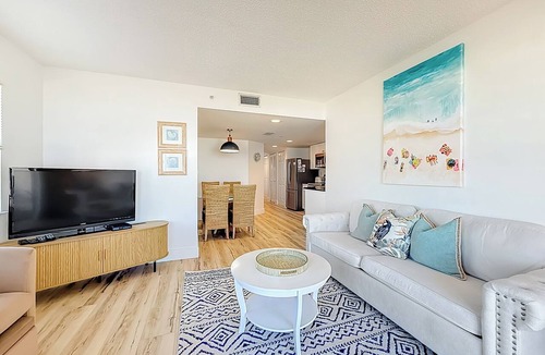 Belle Vista Condo | Corner Beachfront 2BR | Balcony & Pool
