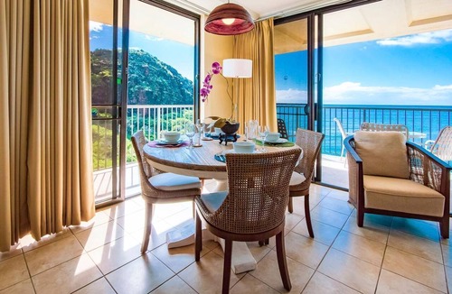 Makaha Condo | Corner Oceanfront 1BR Condo w/Panoramic Views