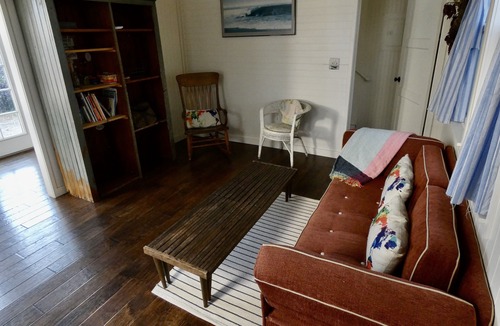 Eastside Santa Cruz Cottage | Cottage 1.5 blocks to Beach!