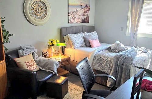 Fairview House | Country Cottage on 2Acre Estate Alameda County Gem 25min away SFO & OAK Airports