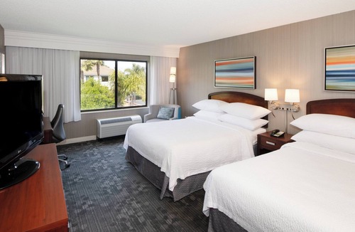 Oakland Hotel | Courtyard by Marriott Oakland Airport