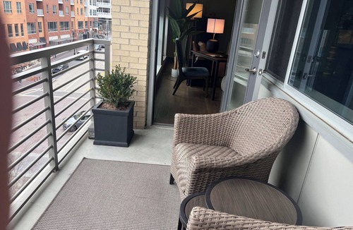 Dublin Apartment | Cozy 1-bedroom apartment in fantastic Dublin with AC