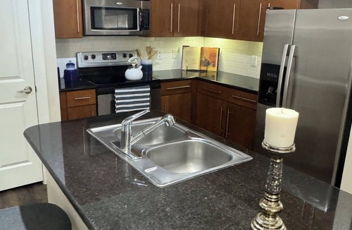 Energy Corridor Apartment | Cozy 2-bedroom 2-bath apartment in quaint Houston neighborhood