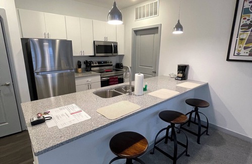 Tuttle West Apartment | Cozy 2-bedroom apartment in excellent Columbus/Dublin with 2 queen beds!