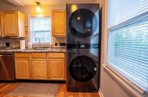 Lewis Center House | Cozy 2-bedroom house in the heart of Lewis Center