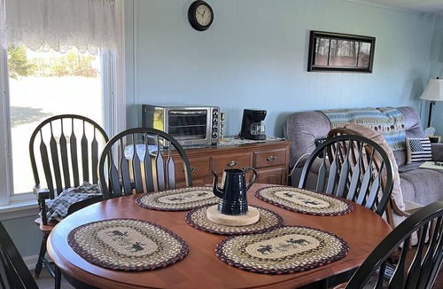 Fort Kent House | Cozy 2-bedroom mobile home in fantastic New Canada with AC