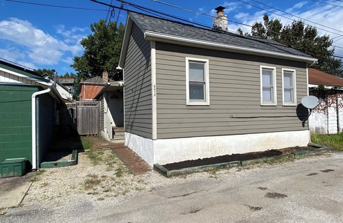 Columbus House | Cozy 2-bedroom village carriage house in Columbus' Historic German Village area