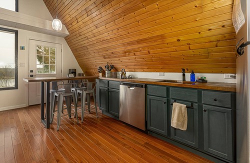 Makanda Cabin | Cozy 2BR A-Frame Cabin w/Hot Tub & Views