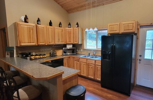 Seward House | Cozy 3 bedroom/2 bathroom Family Friendly Log Home