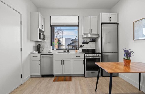 Olde Towne East Apartment | Cozy 30-Night Stay|Your Monthly Home in Columbus