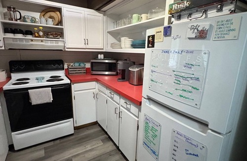 Bethany Beach Cottage | Cozy 4-bedroom cottage walking distance to private beach in Bethany Beach, DE